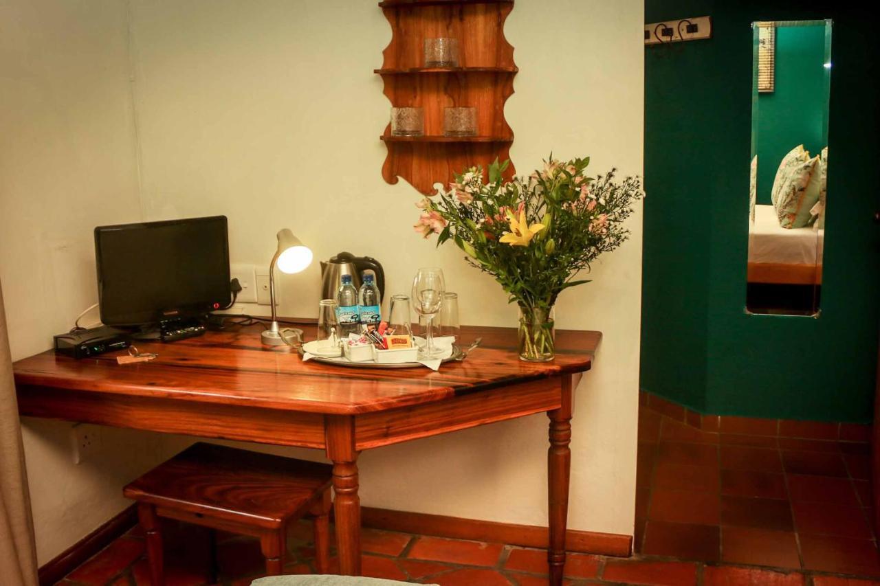 Old Mill Guest House Свелендам Екстериор снимка